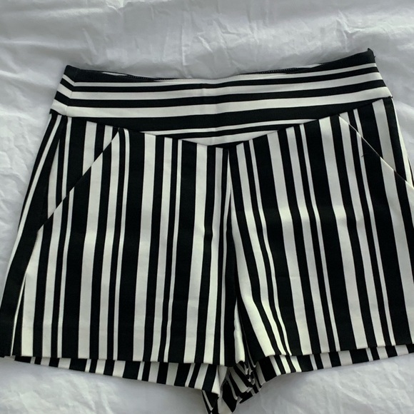 Zara shorts - Picture 1 of 5